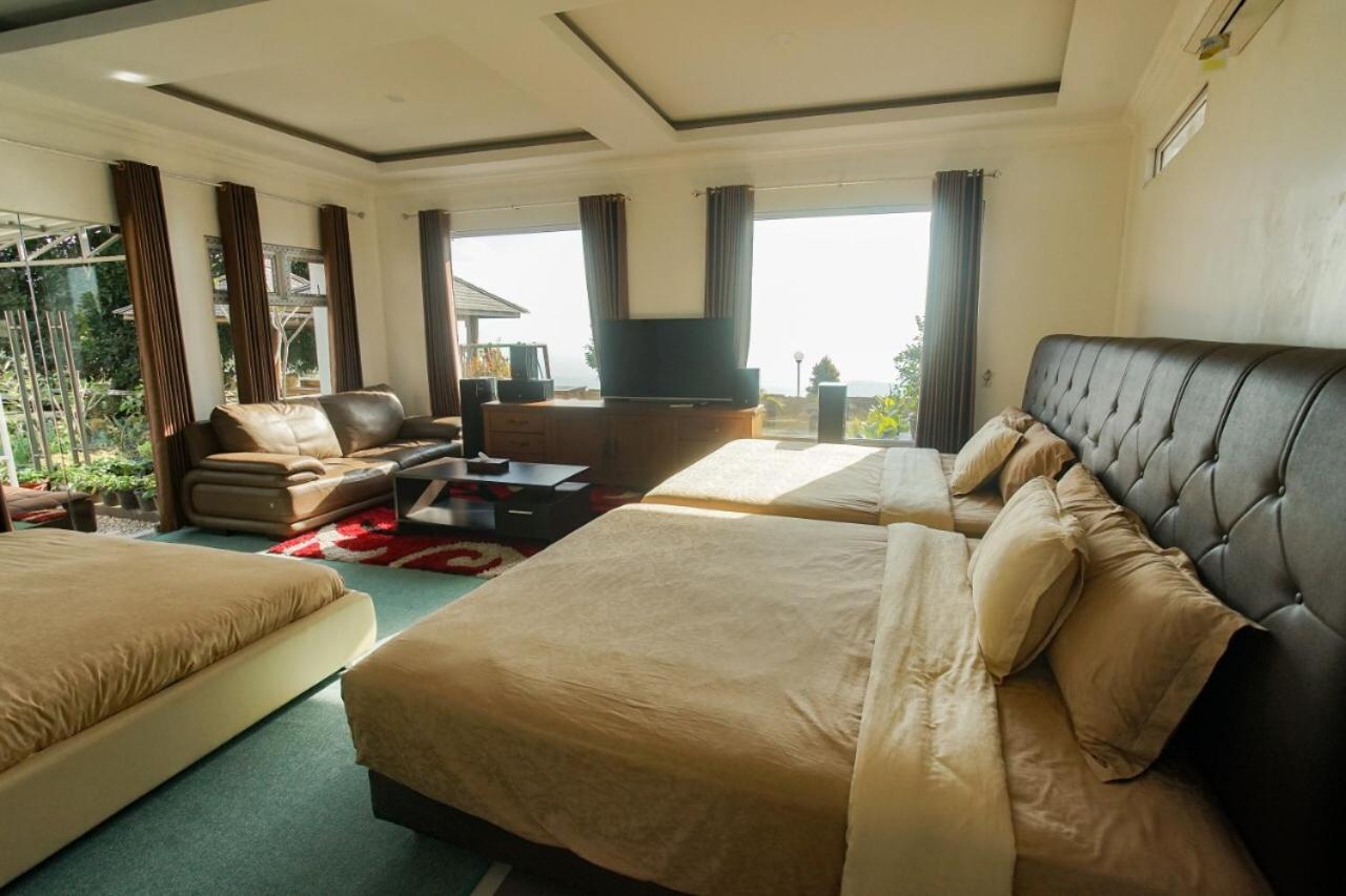 De Villa Cetho Karanganyar  Exteriör bild