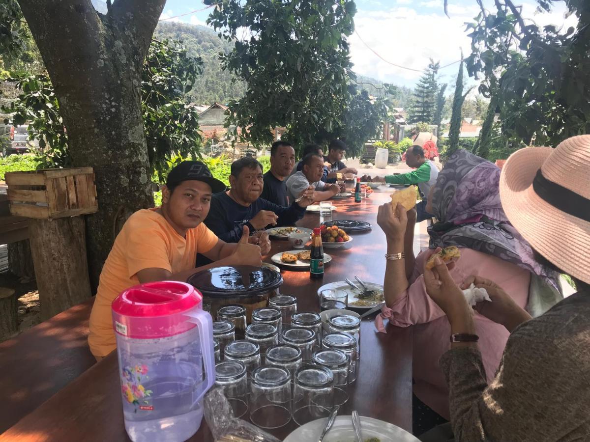 De Villa Cetho Karanganyar  Exteriör bild