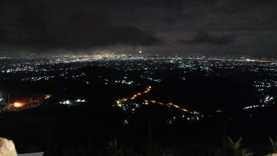 De Villa Cetho Karanganyar  Exteriör bild